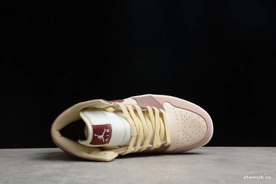 Mid Mauve SE DO7440-821 Dark Smoky (W) 1 DO7440-821 Jordan Pony  0316